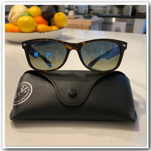 Ray-Ban New Wayfarer Polarized Sunglasses - Black and Tortoise 😎 - Picture 5 of 6